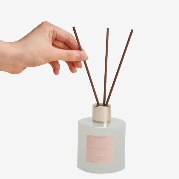 wholesale cocorrína premium reed diffuser set with preserved baby's breath & cotton stick sandalwood rose | 6.7oz scent fragrance oil diffuser for bedroom bathroom home décor free samples