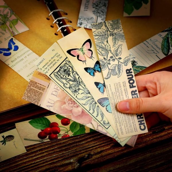 wholesale 30 pieces paper bookmarks for book lovers,vintage aesthetic bookmark simple style book accessories natural style book marks cute bookmarks pack butterfly flower plant bookmarks for women free samples